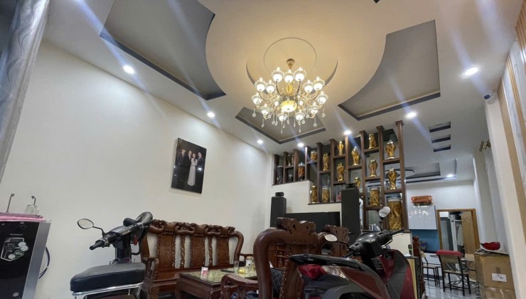 Nhà đẹp lung linh 3 tầng,84.5 m2, nhà mới. Hẻm Xe tải né nhau, thông các đường, gần Bệnh viện, Quốc lộ, Ô tô ngủ sân chỉ có 6,5 tỷ, Quận 12, TTH 21